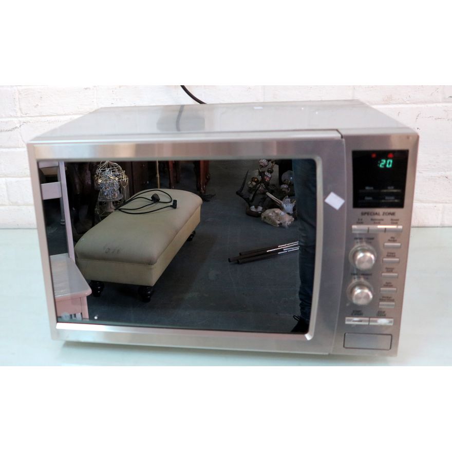 LG MICROWAVE/CONVECTION OVEN,