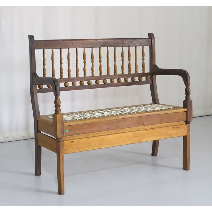 Online Clearance, Antiques & Home Décor Auction | Westgate Walding ...