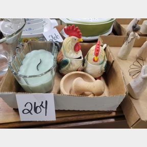 Vintage Chicken creamer and sugar, and other decorative pieces