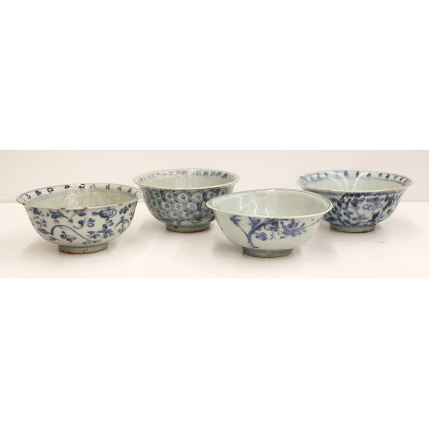 4pc Chinese Ming Blue & White Bowls