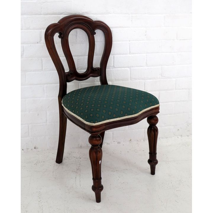 UPHOLSTERED SIDE CHAIR