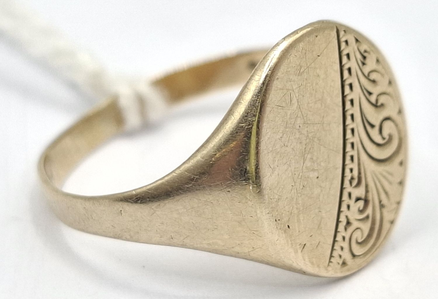 1146 · 9CT UNISEX SIGNET RING