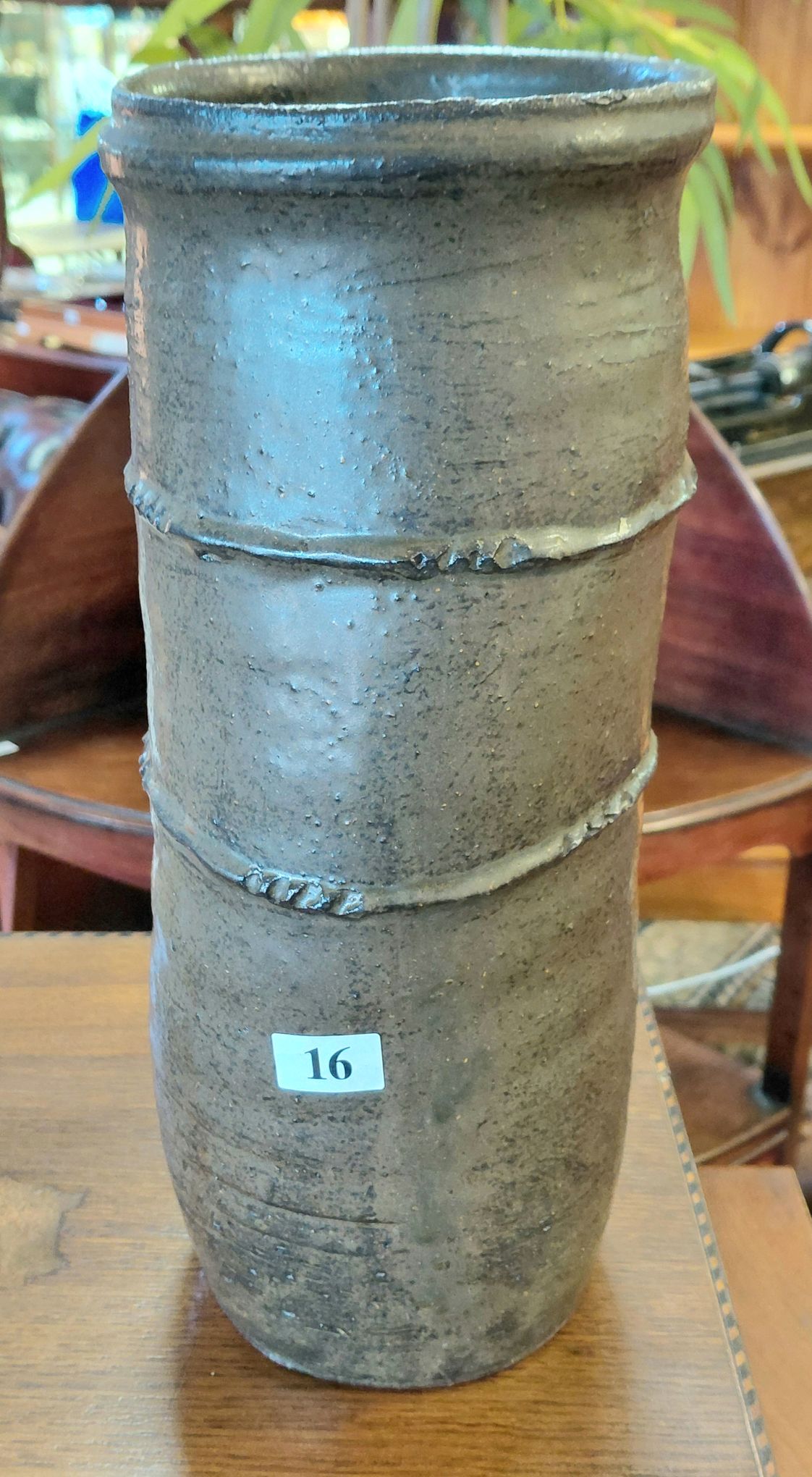 16 · KOREAN STUDIO POTTERY