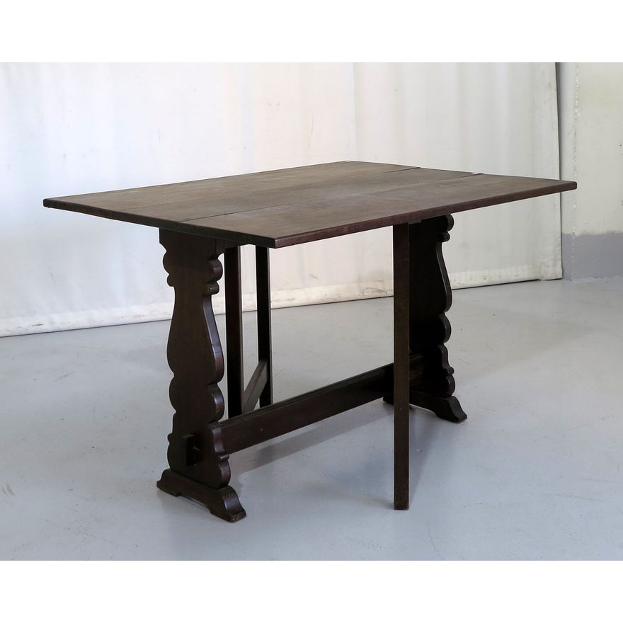 GATE LEG TABLE