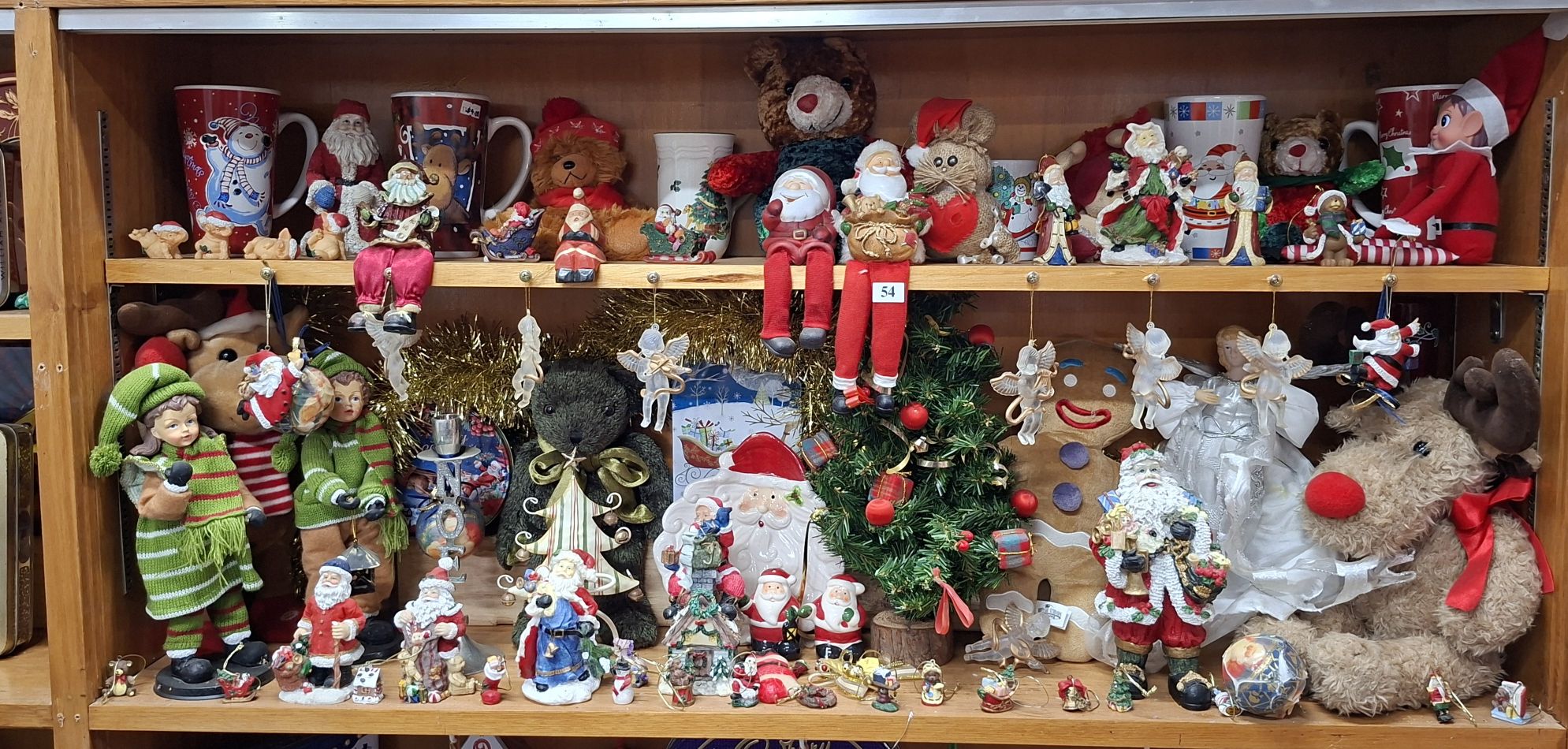 54 · CHRISTMAS ORNAMENTS AND DECORATIONS