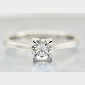 BEAUTIFUL 0.50CT DIAMOND SOLITAIRE RING.COLOR H.VS2 SET IN 18CT WHITE GOLD.3.3G