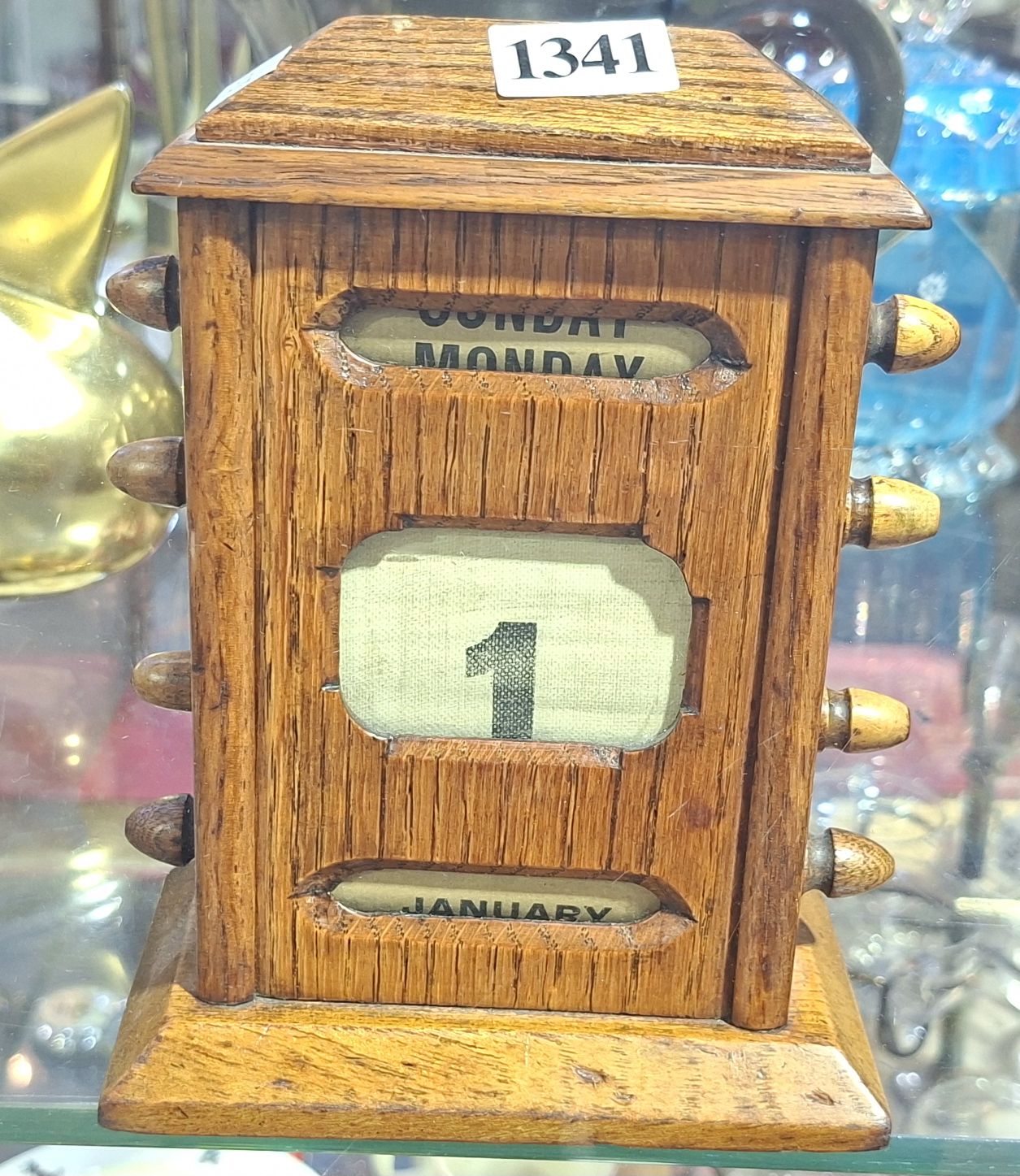 OAK PERPETUAL DESK CALENDAR