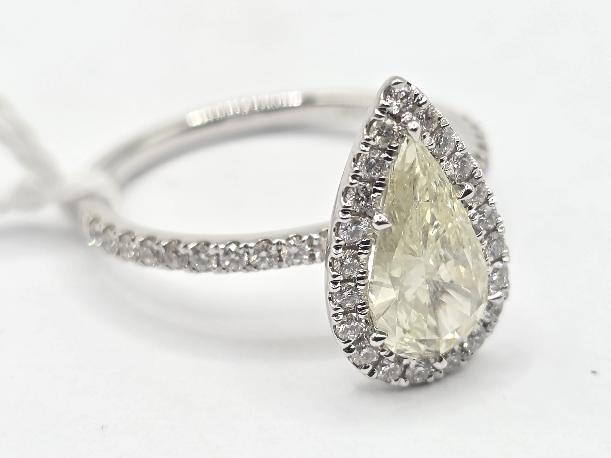 276 · 14CT GOLD DIAMOND HALO RING