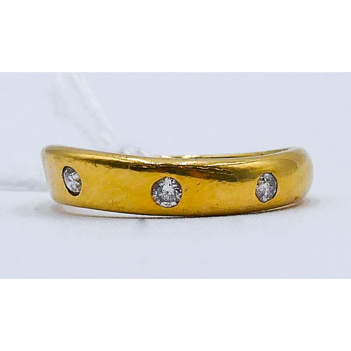 Ladies 18k Diamond Modern Ring Size 5.5 - 3.1 Grams