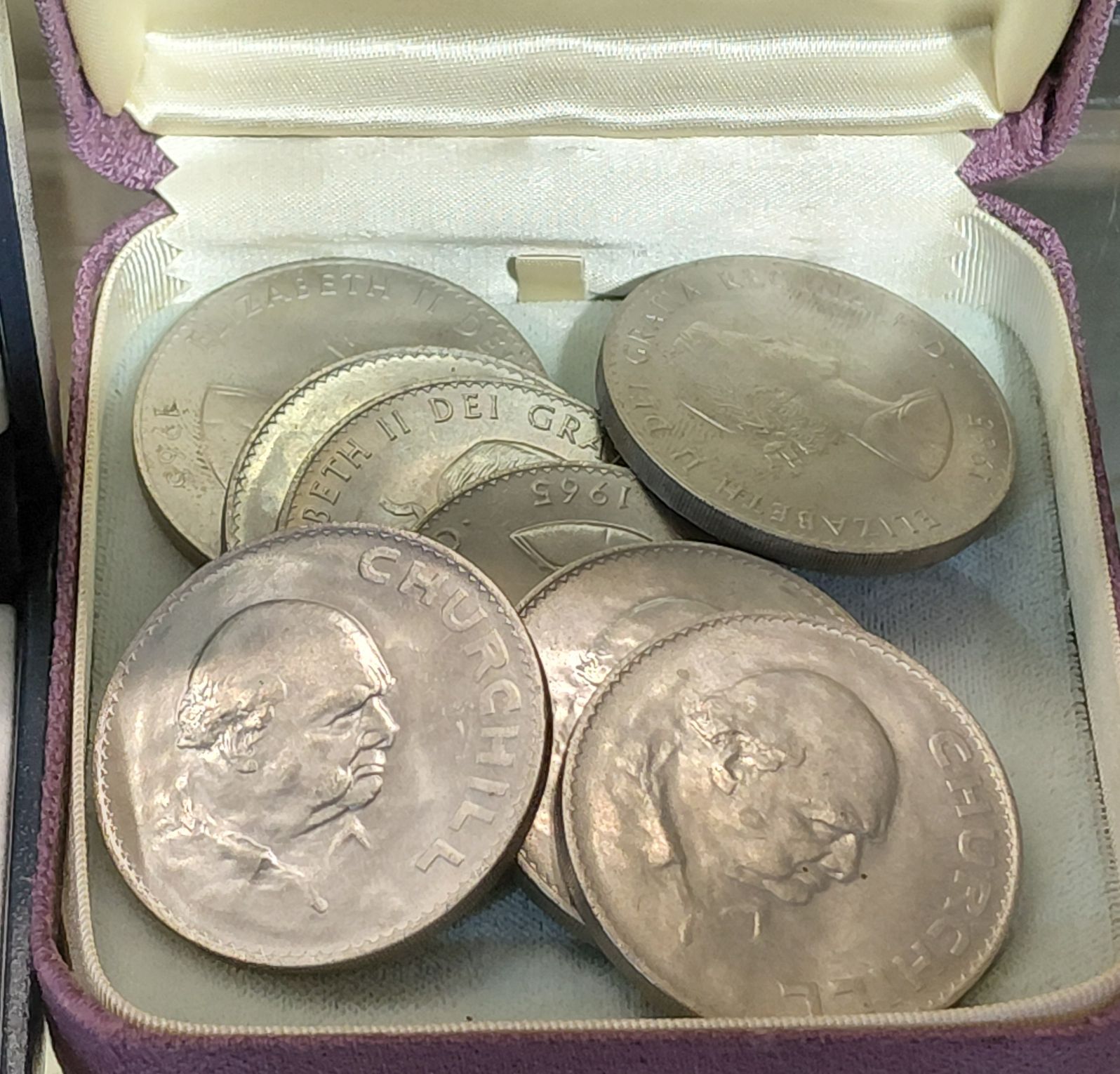 8 1965 WINSTON CHURCHILL CROWN COINS