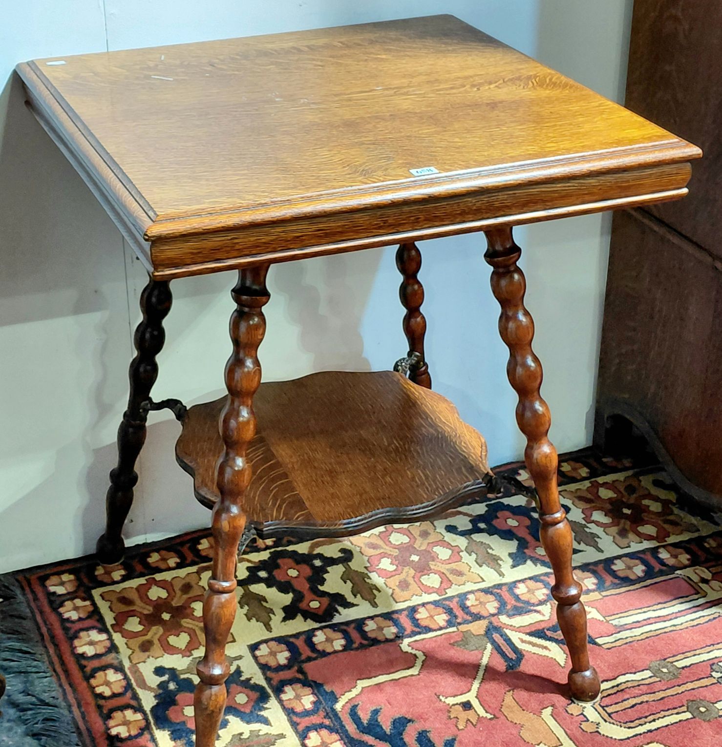658 · ANTIQUE OAK PARLOUR TABLE