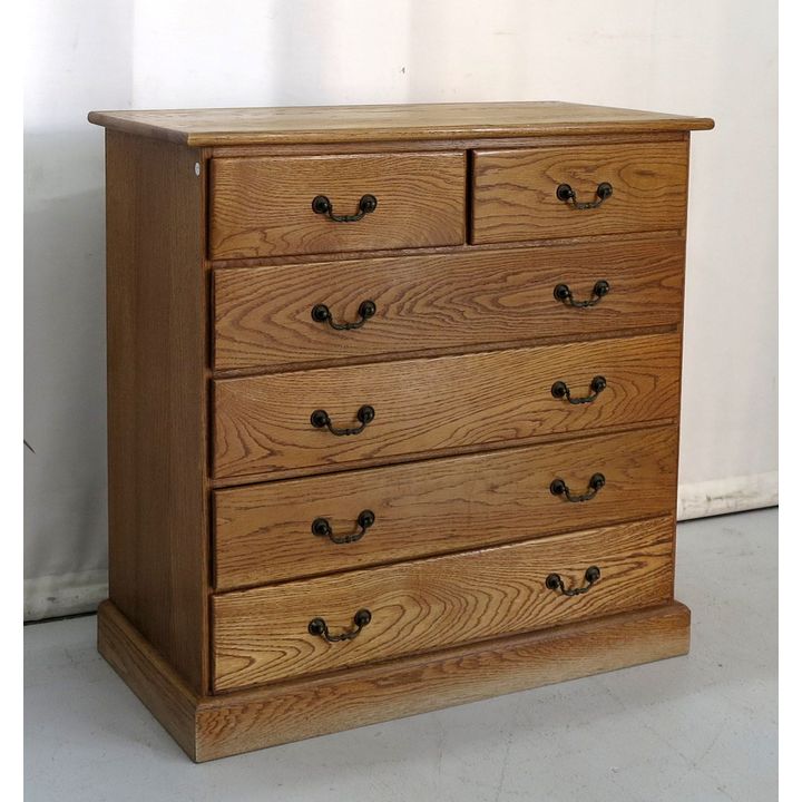 OAK CHEST OF DRAWERS