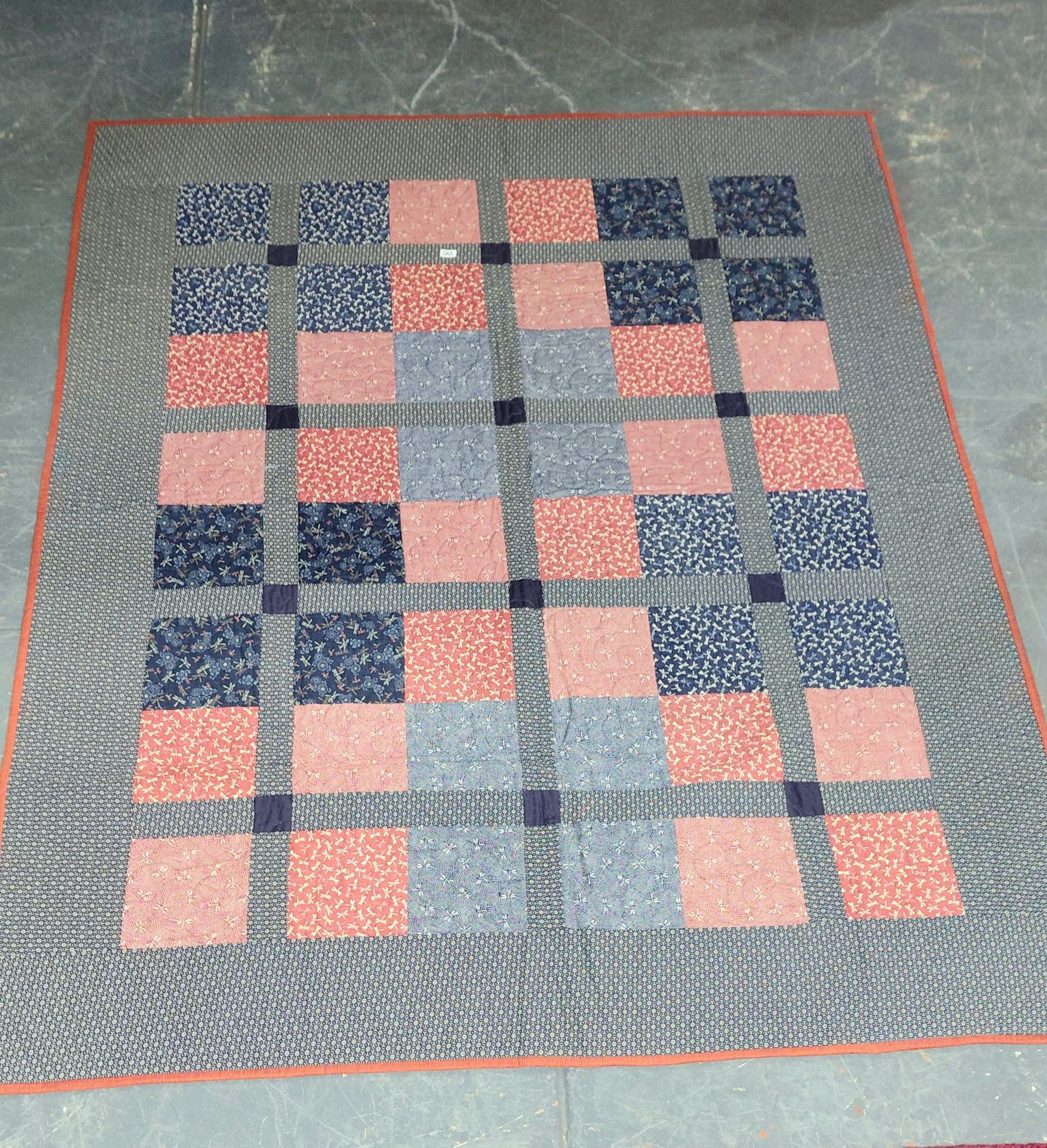 285 · HAND MADE QUILT