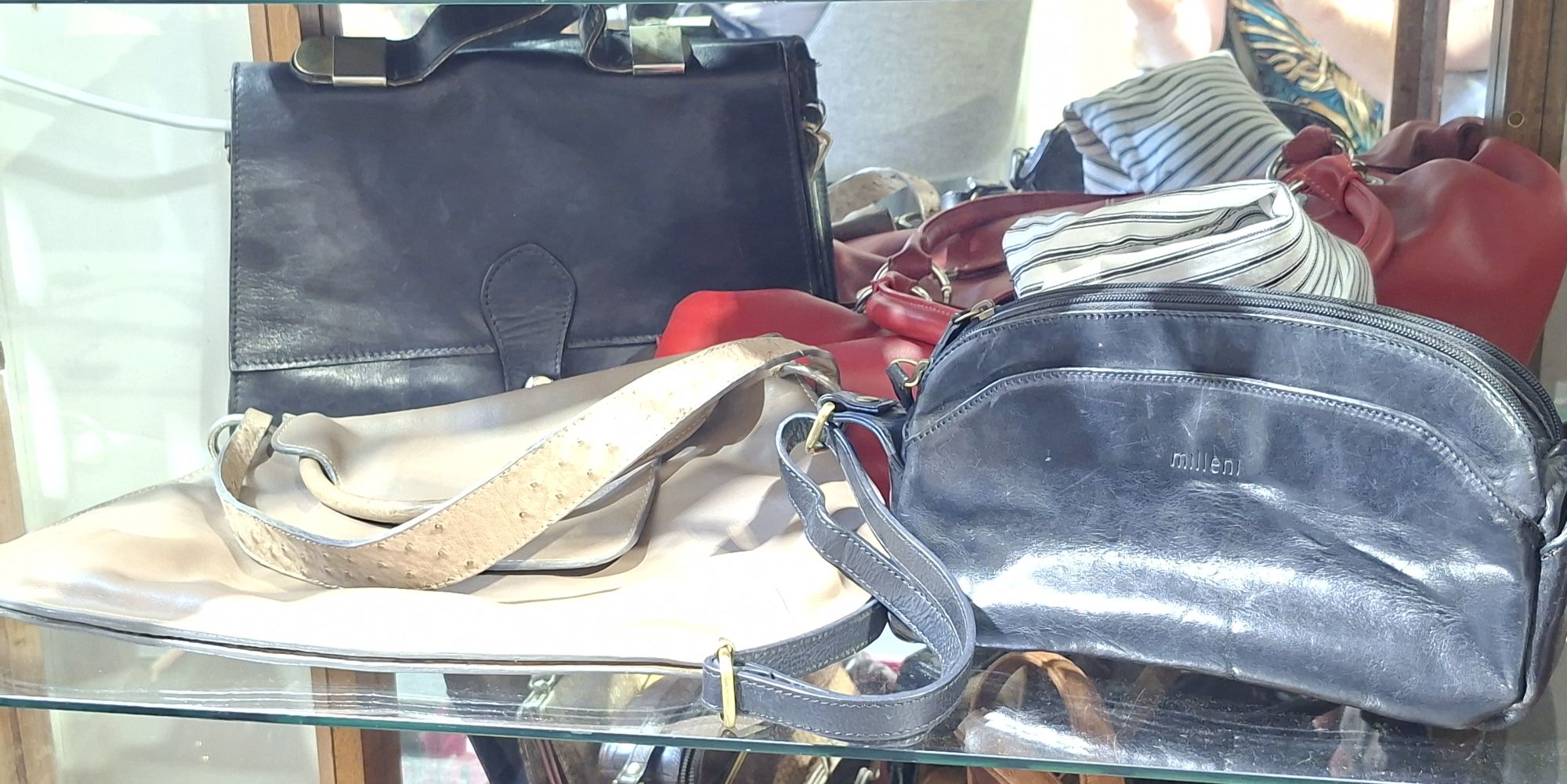 LEATHER LADIES DESIGNER HANDBAGS
