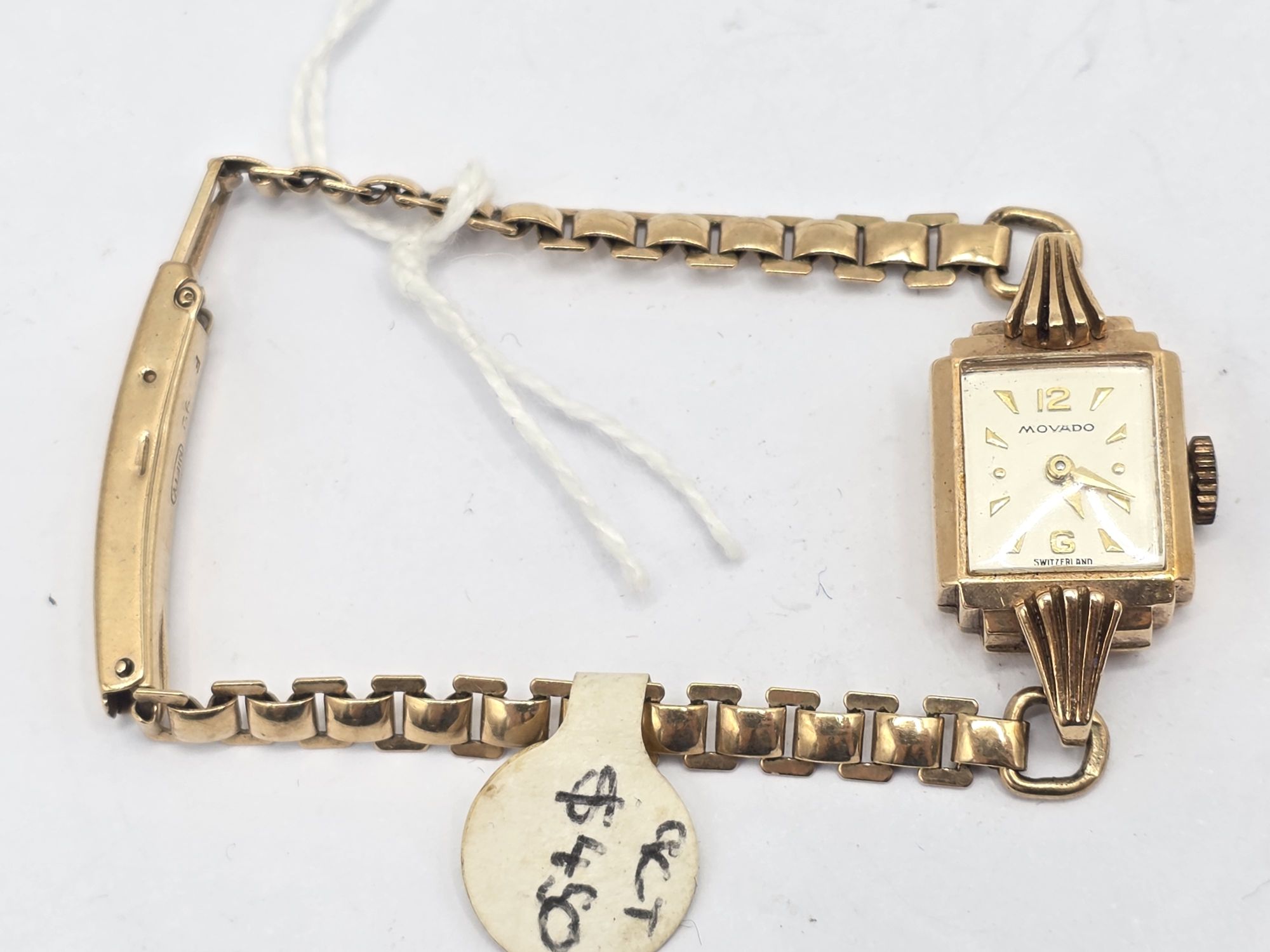 34 · 9CT GOLD WRIST WATCH