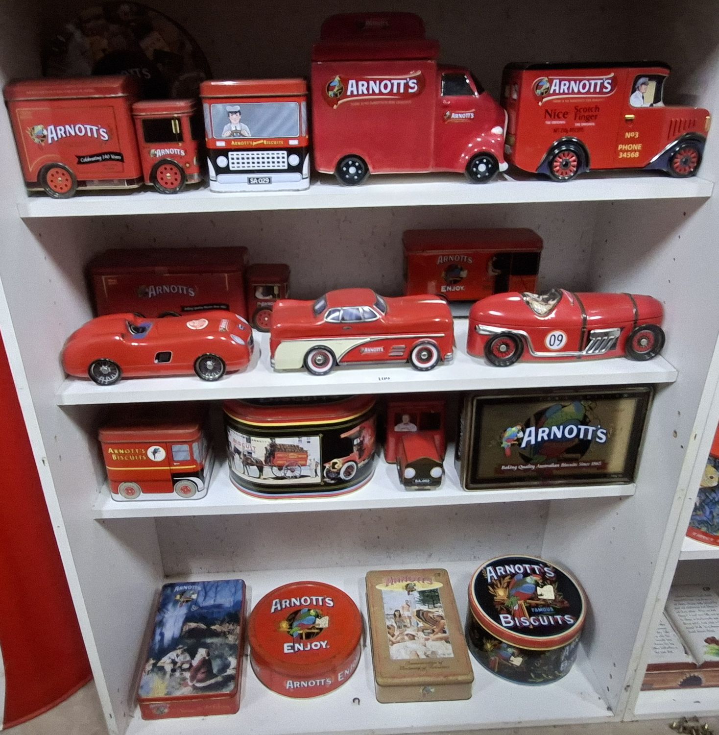 109 · ARNOTTS BISCUIT TINS