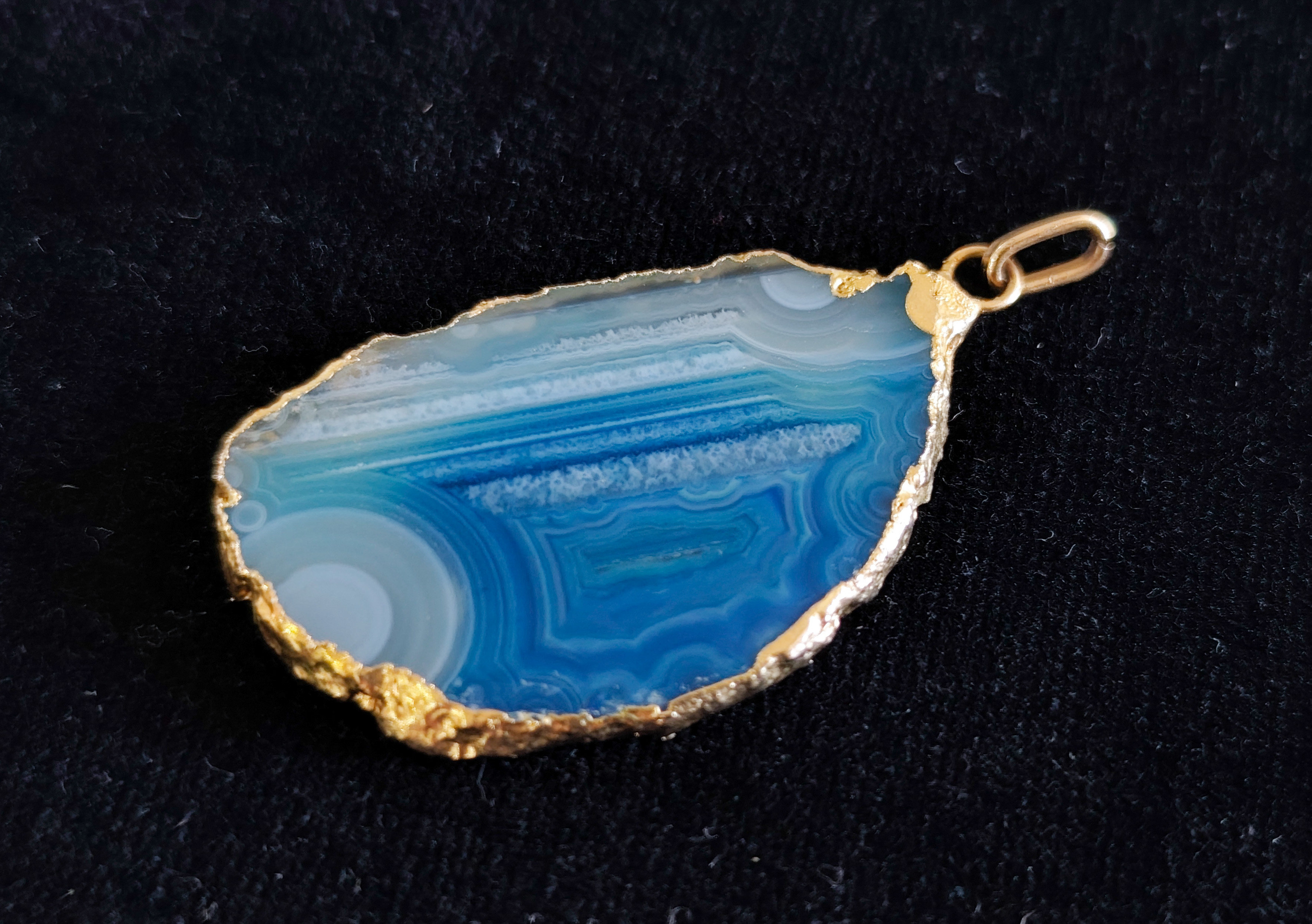 Gold Plated Crystal Slice Pendant — sold at auction in New Zealand for $20
