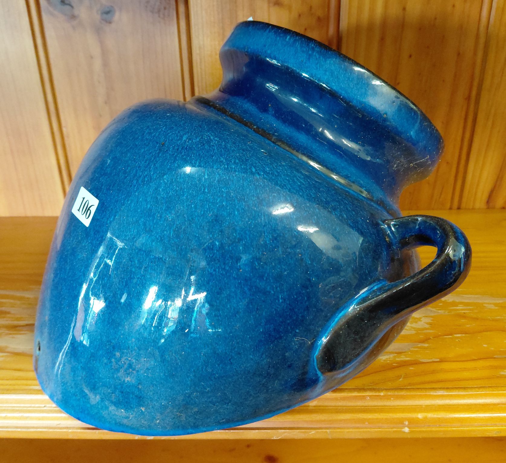 106 · BLUE POT