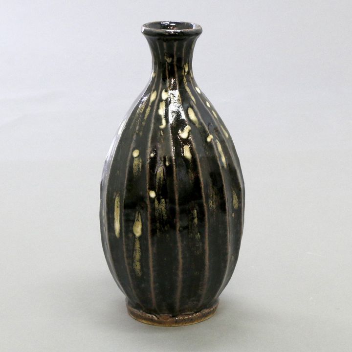 Mitsuru Kimura (Mashiko Pottery), Ribbed bottle vase