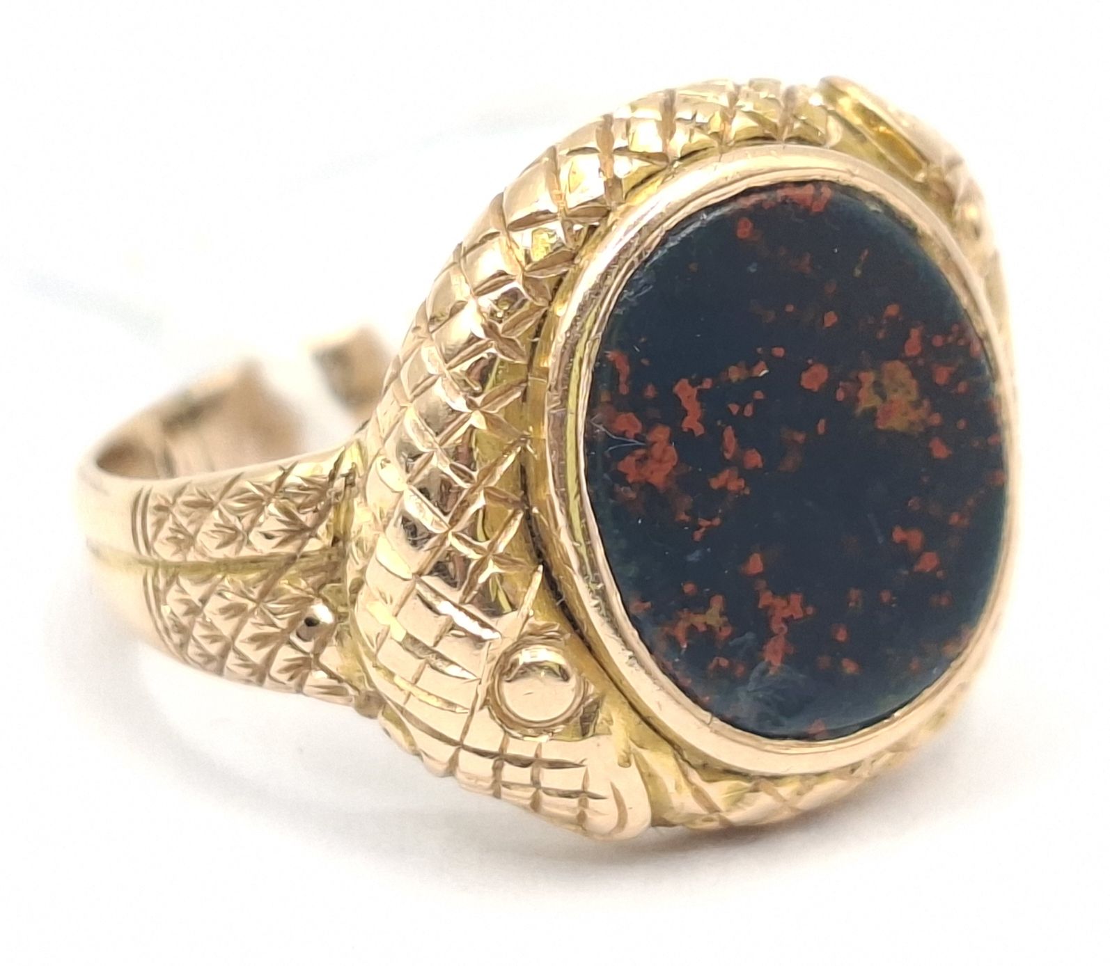 1140 · 9CT GOLD SIGNET RING