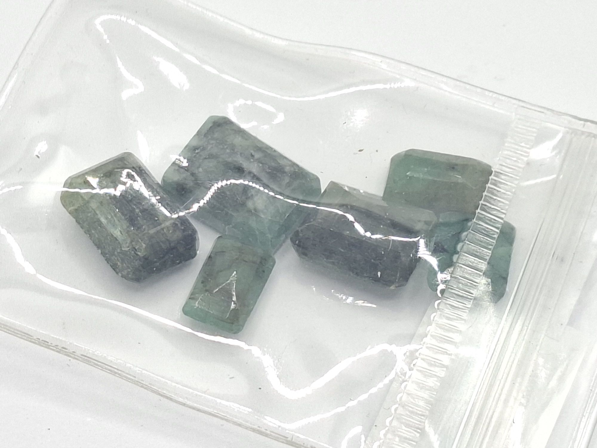25 · EMERALD GEMSTONES