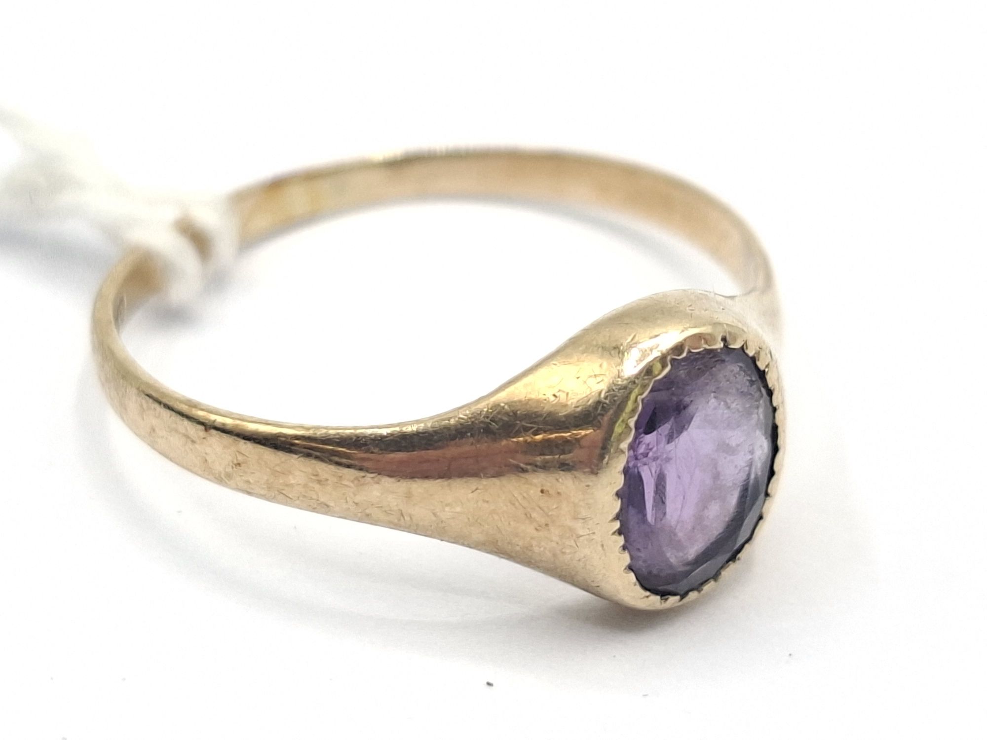 1121 · 9CT GOLD AMETHYST RING