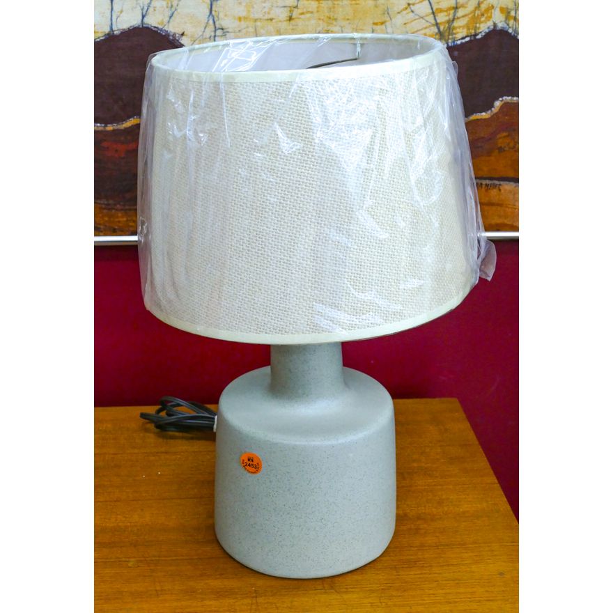 Martz Mid Century Tan Speckled Pottery Table Lamp 16''