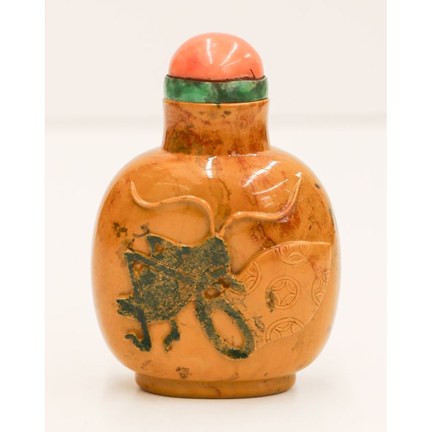 Chinese Brown Moss Agate Cricket Snuff Bottle