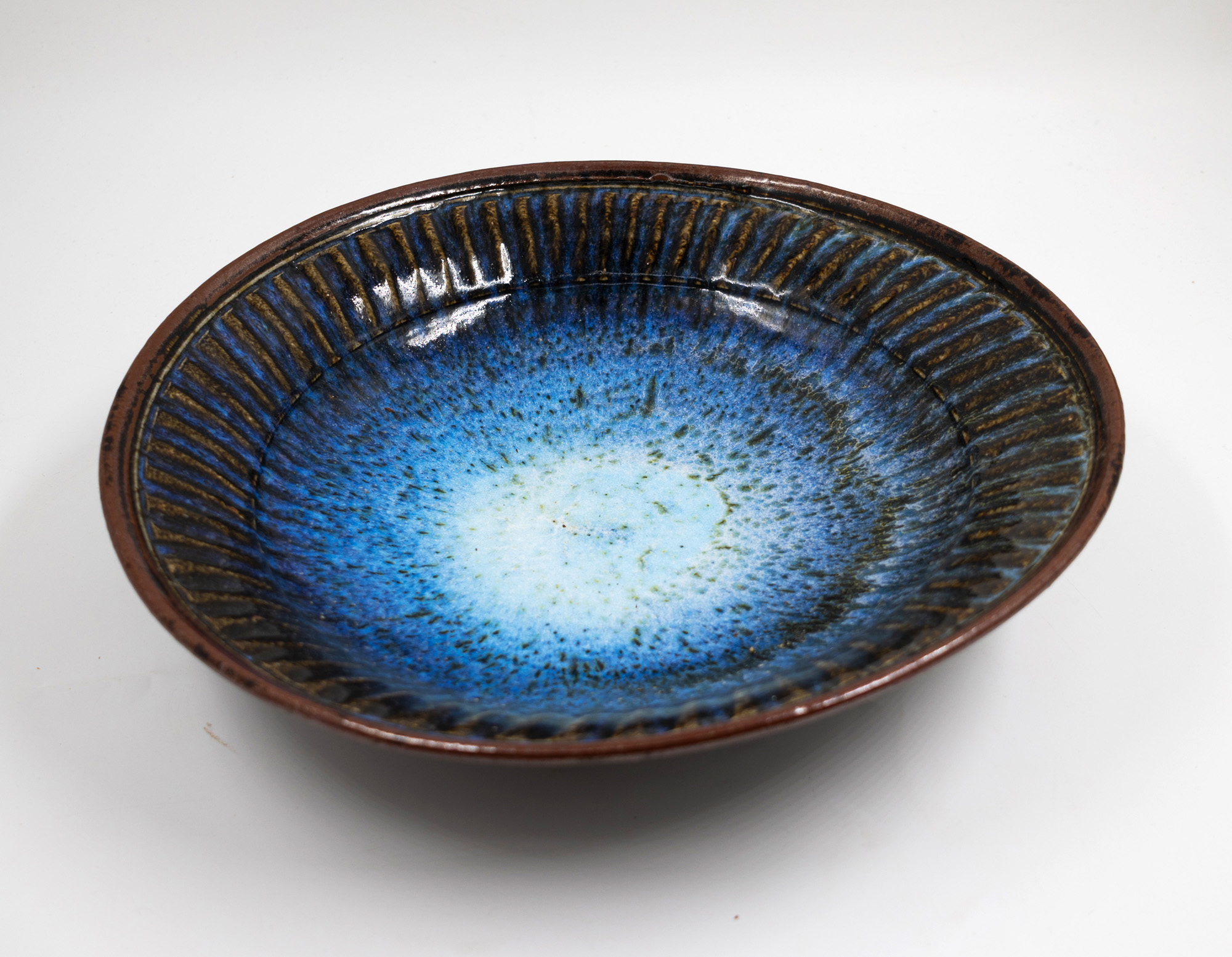 Len Castle - Table bowl — sold at auction in New Zealand for $300