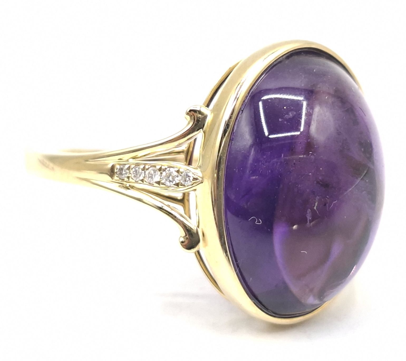 1165 · 9CT GOLD COCKTAIL RING