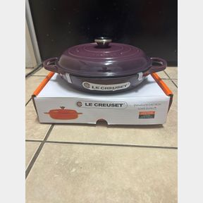 LE CREUSET CAST IRON 26CM FIG CLASSIC SIGNATURE SHALLOW CASSEROLE - 51648/2899