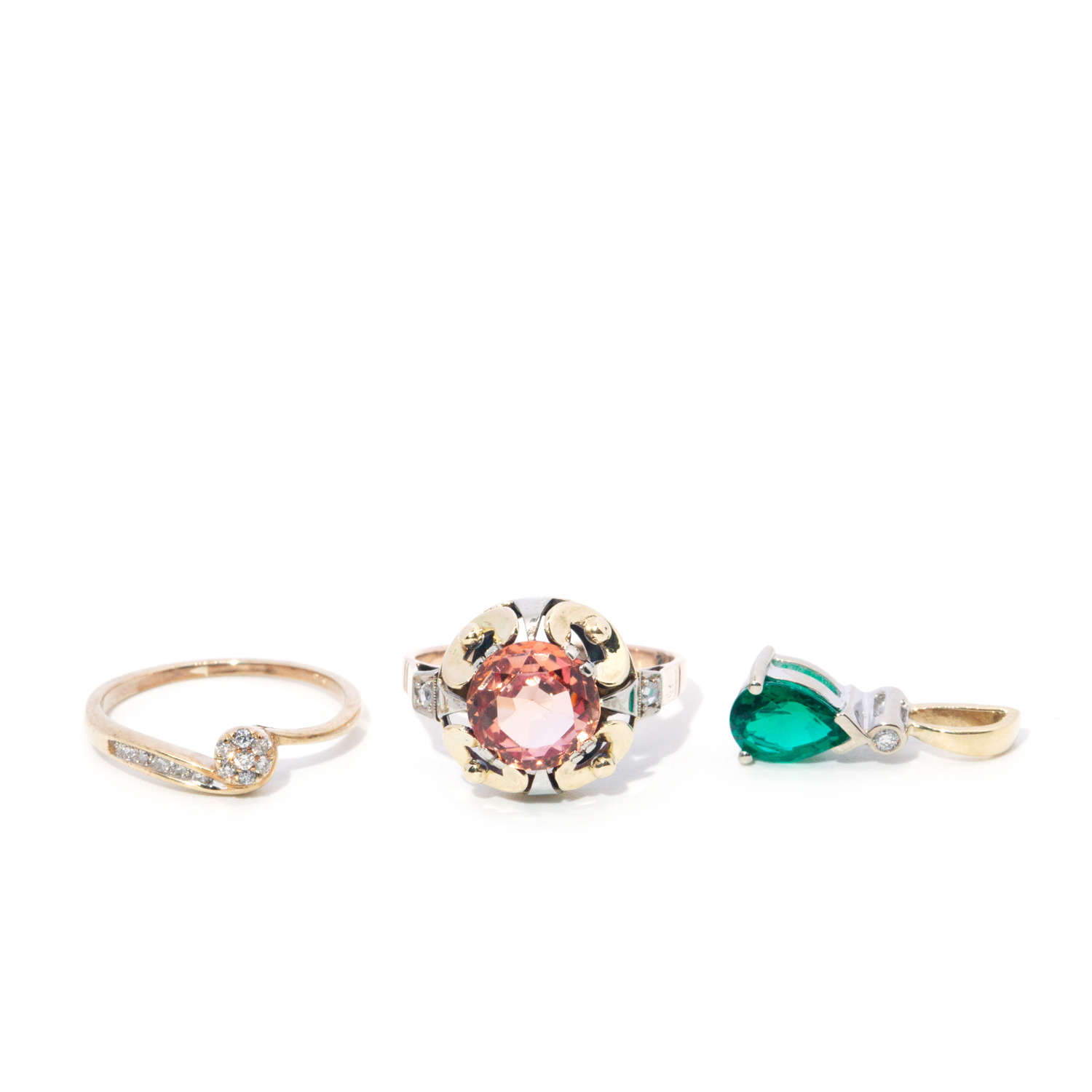 56 · Three Gold Jewellery Pieces