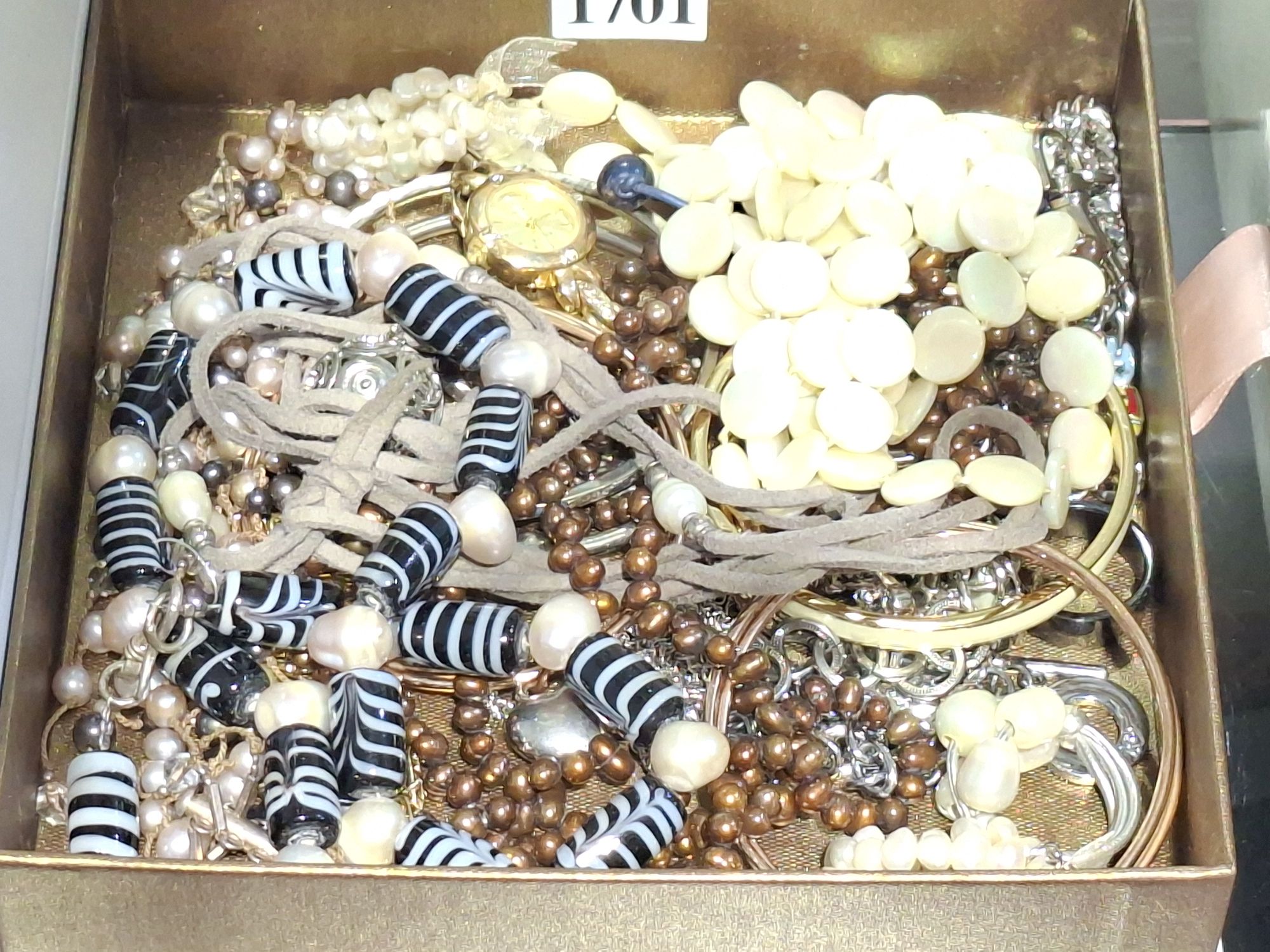 Pearl And Modern Jewellery