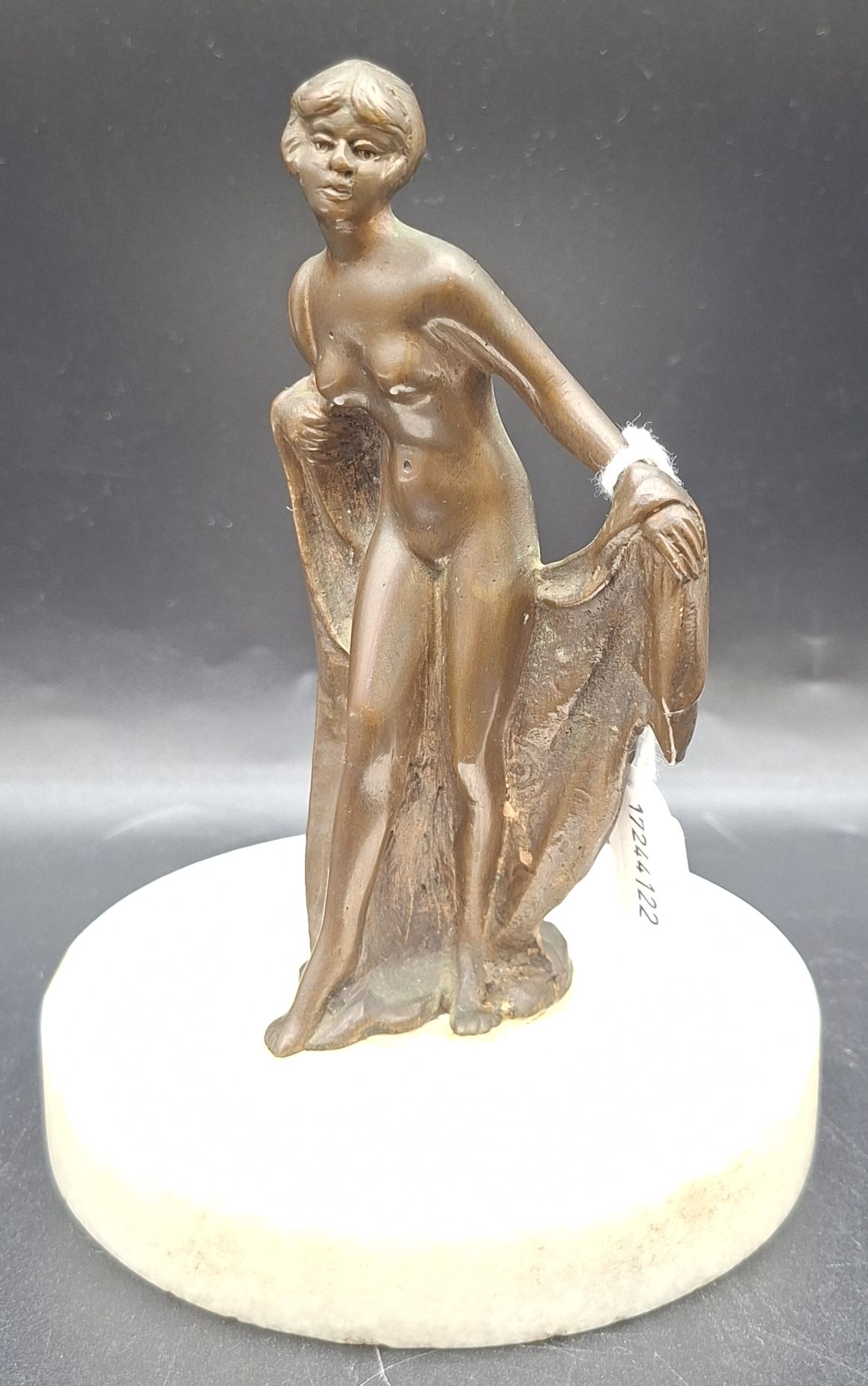 106 · BRONZE STATUETTE