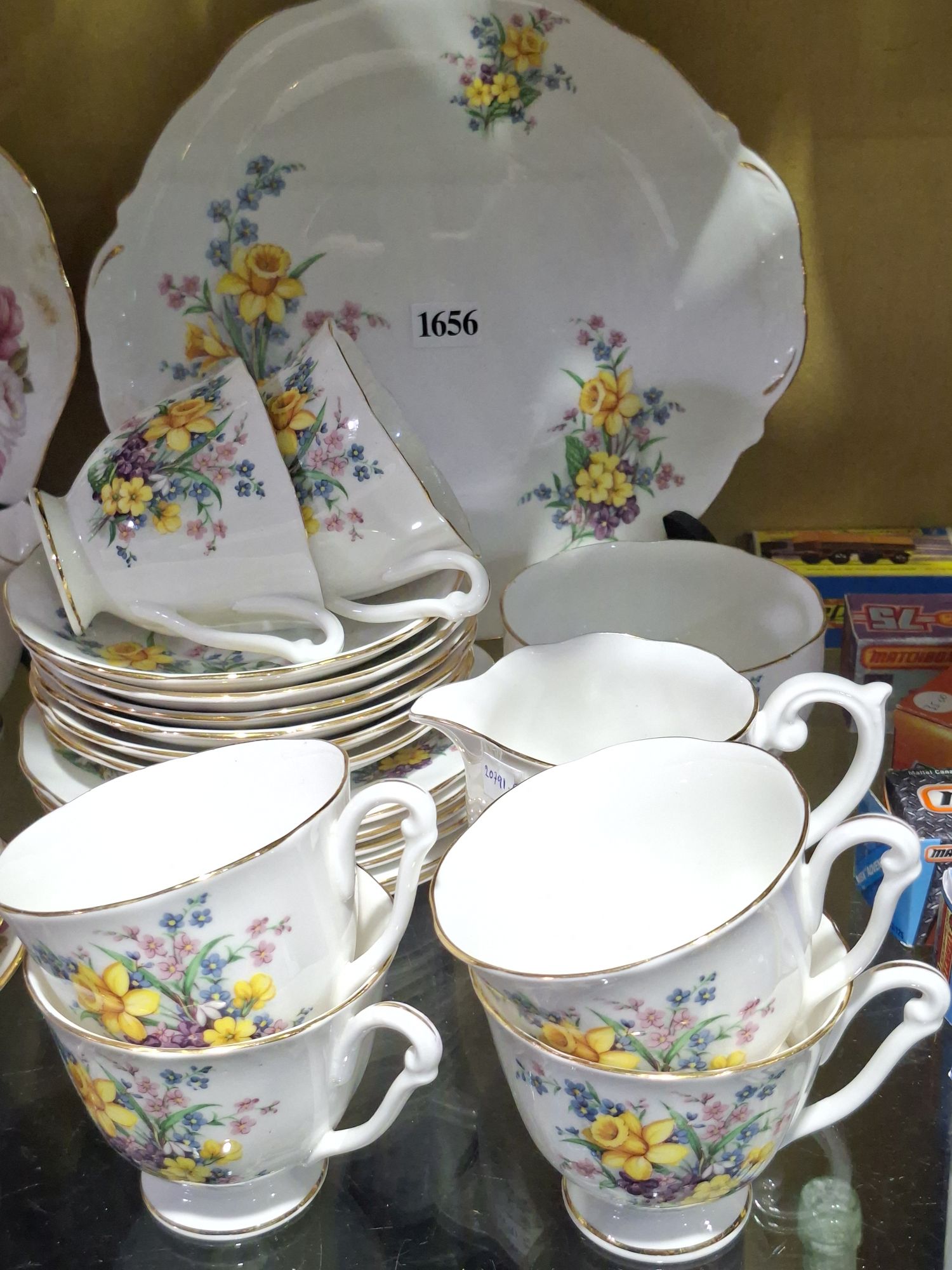 6 Person Queen Anne Tea Set