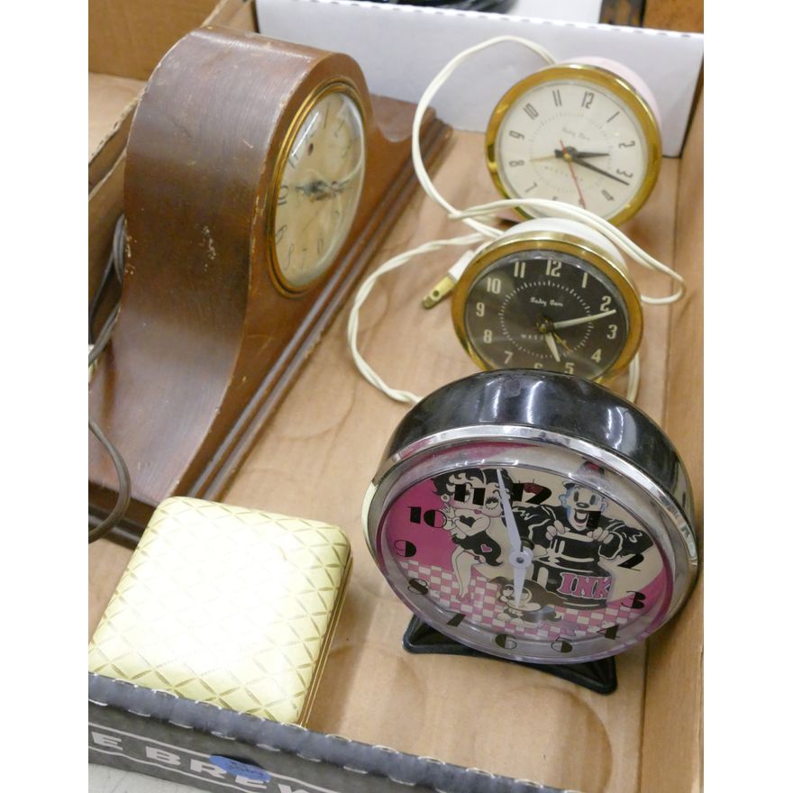 Box Vintage Small Clocks