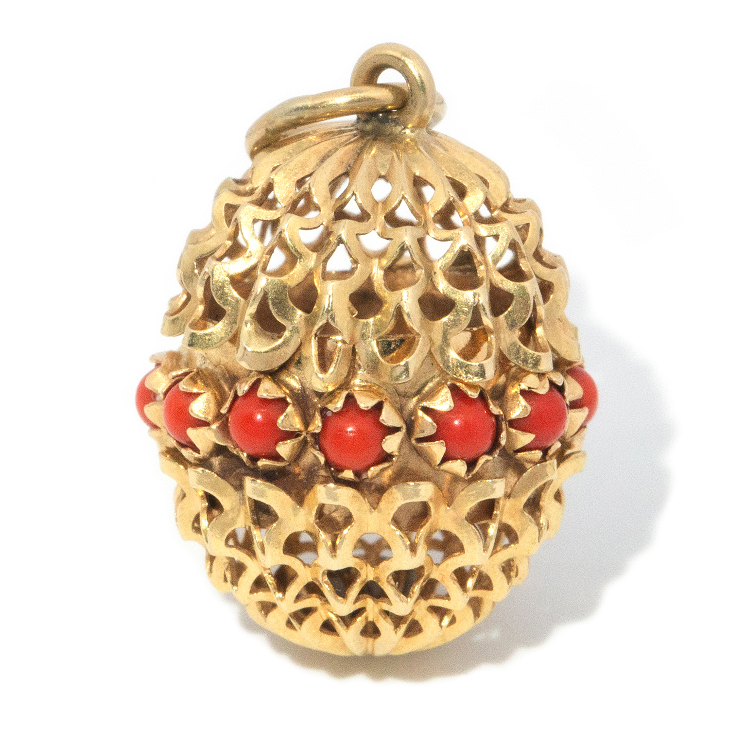 Vintage Coral Pendant in 18ct Gold