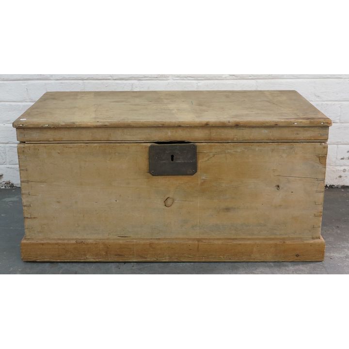 VINTAGE CHEST,