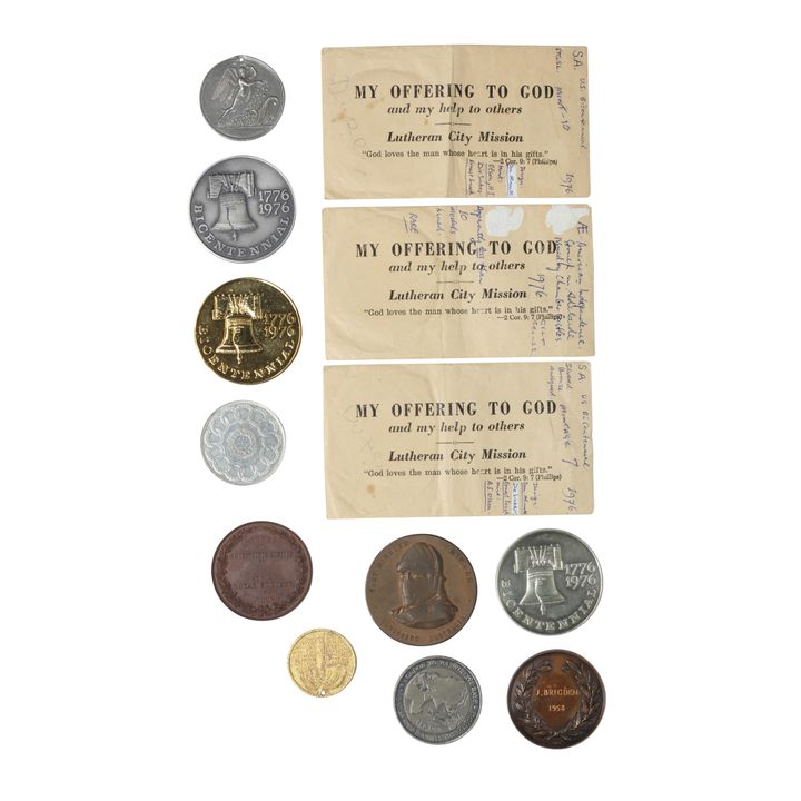 World Medals, Accumulation, Fine - UNC