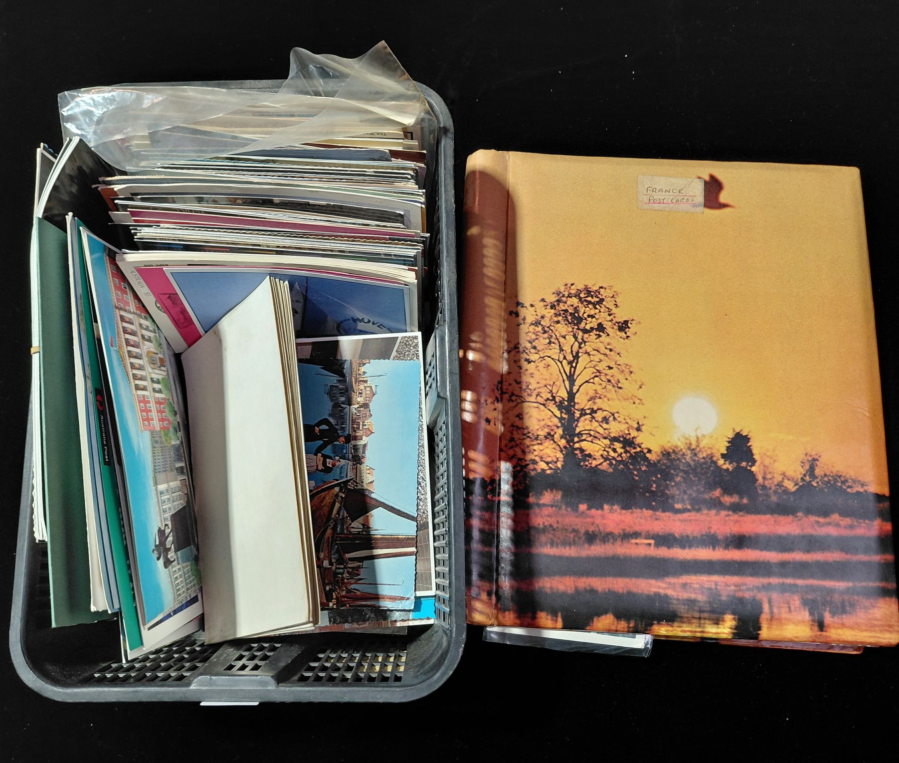 289 · POSTCARDS
