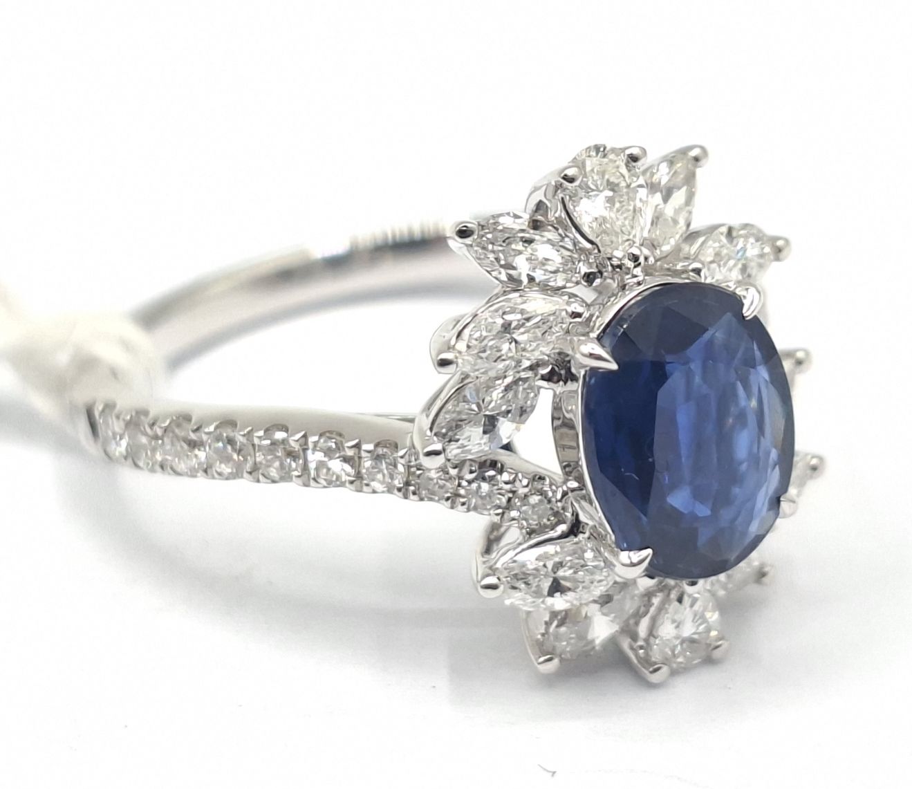 18ct Gold Sapphire Diamond Ring