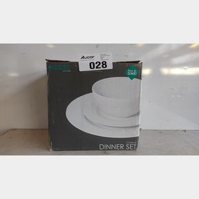 EETRITE - 12 PIECE JUST WHITE PORCELAIN DINNER SET - 12 PIECE JUST WHITE PORCELAIN DINNER SET