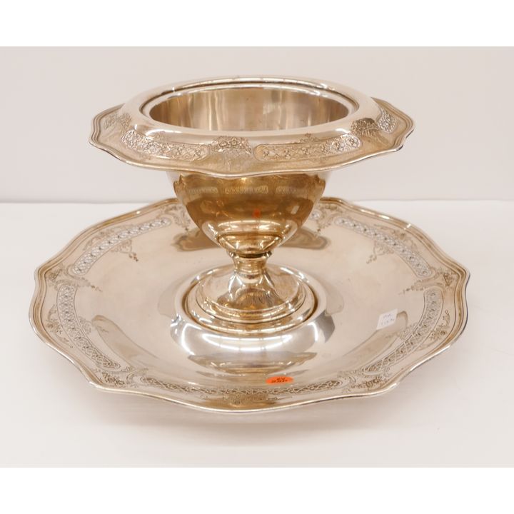 Whiting Sterling Centerpiece Vase with Tray- 1127g