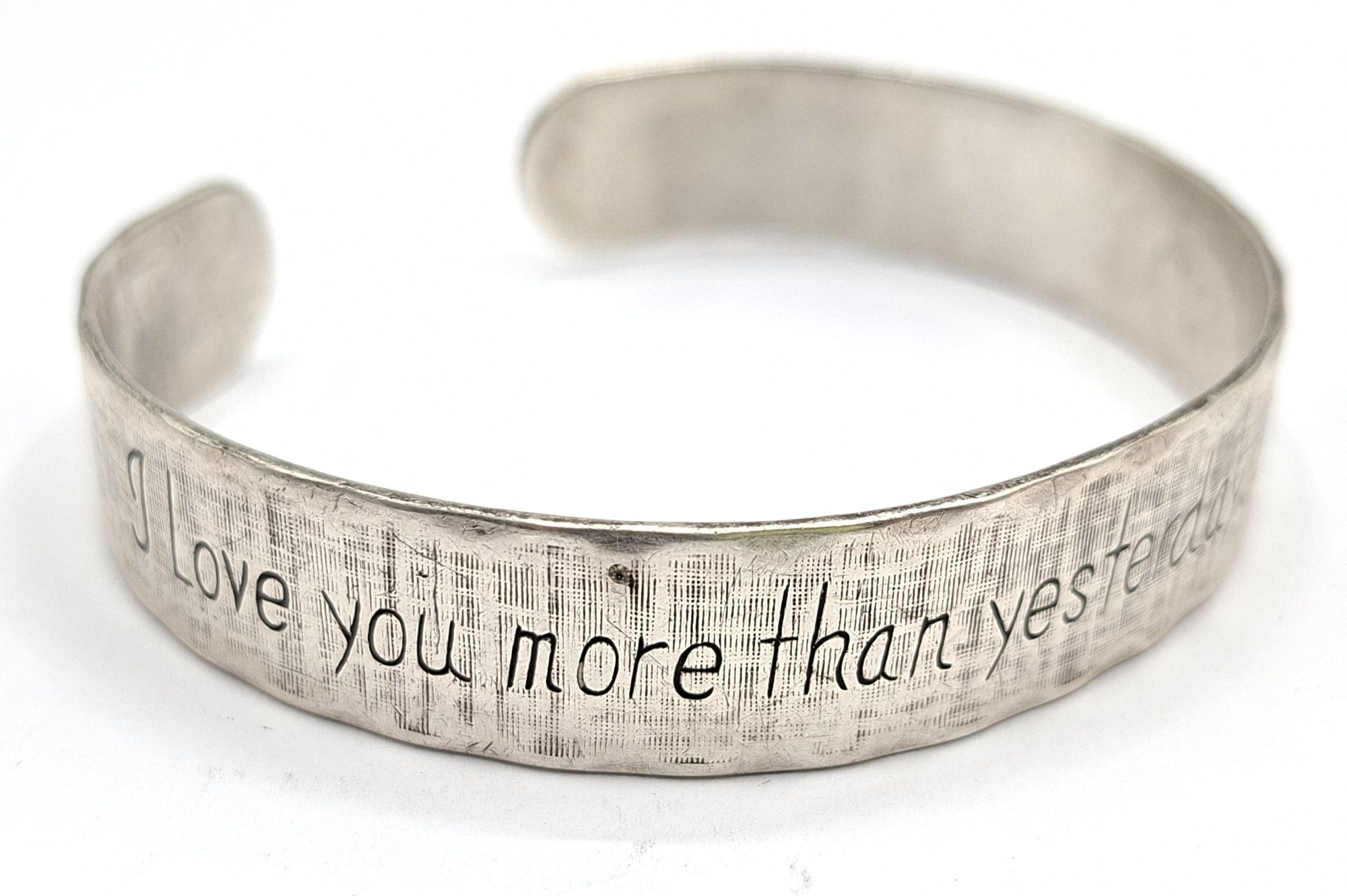 1018 · STERLING SILVER BANGLE