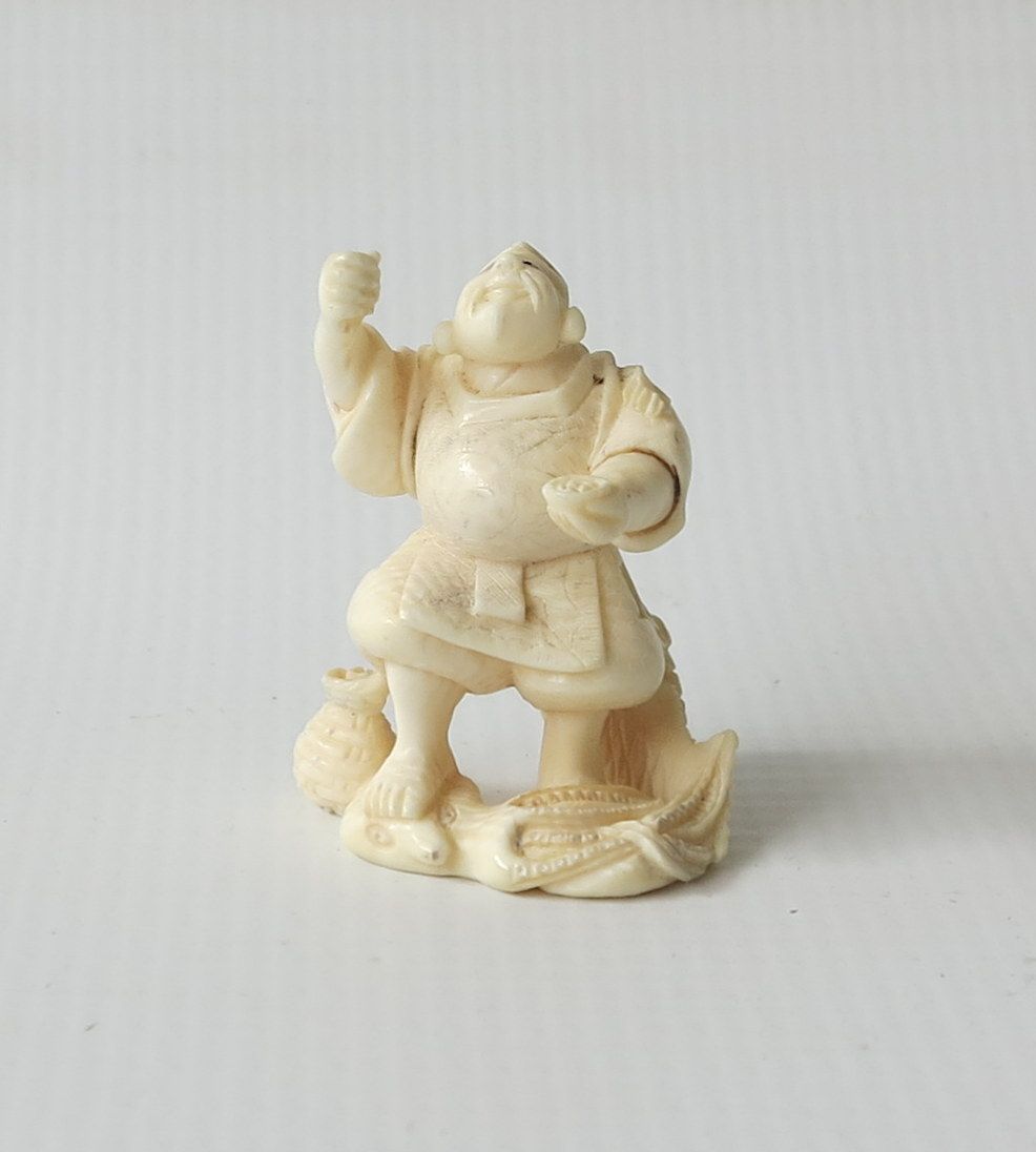 JAPANESE IVORY NETSUKE | Westgate Walding Auctioneers