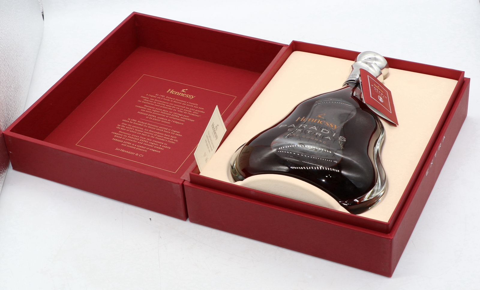1 x Hennessy Paradis Extra Rare Cognac | OldJW Auctioneers 1 x Hennessy Paradis Extra Rare Cognac | OldJW Auctioneers