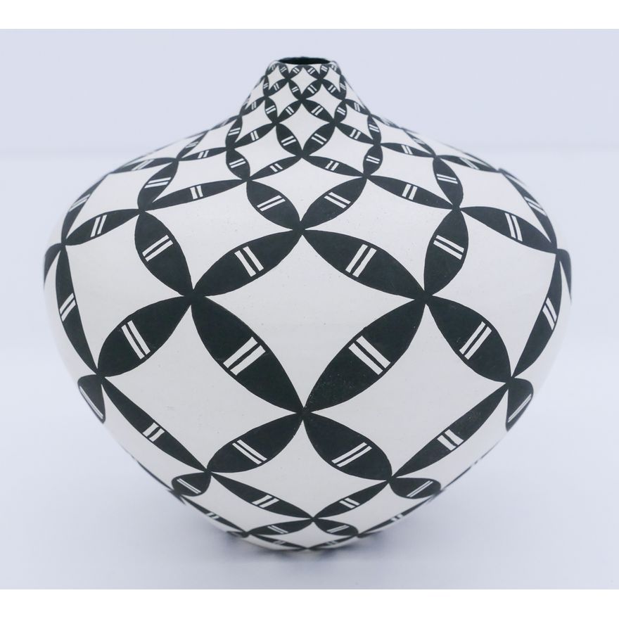 Dorothy Torivio Acoma Yucca Leaf Fine Line Vase