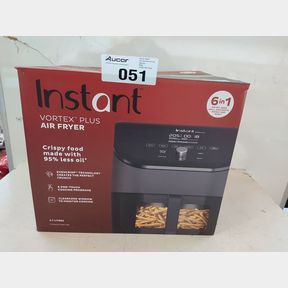 INSTANT VORTEX PLUS AIR FRYER WITH CLEARCOOK WINDOW (5.7 LITRE) - DAMAGE ON COVER