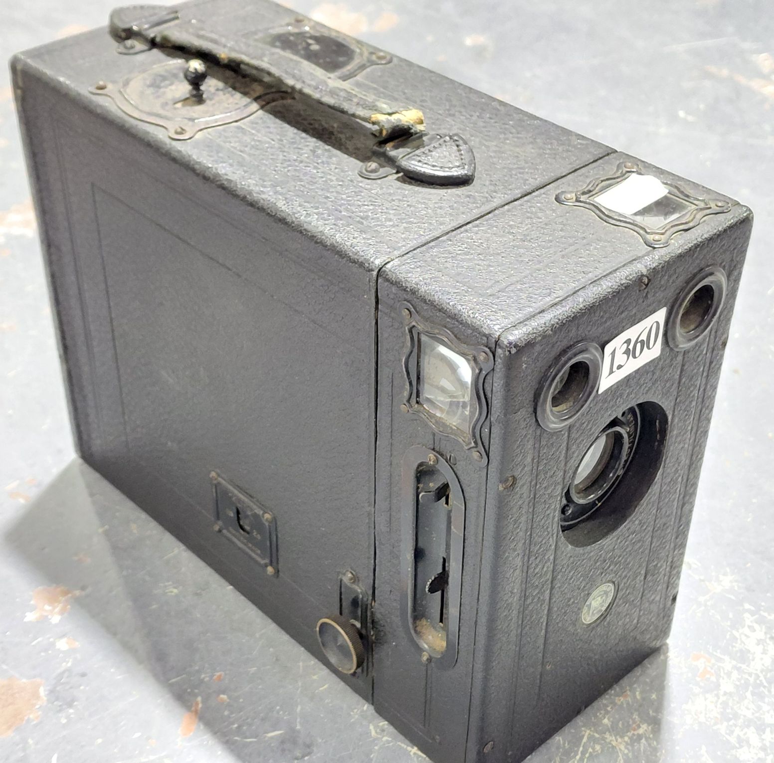 VINTAGE CAMERA