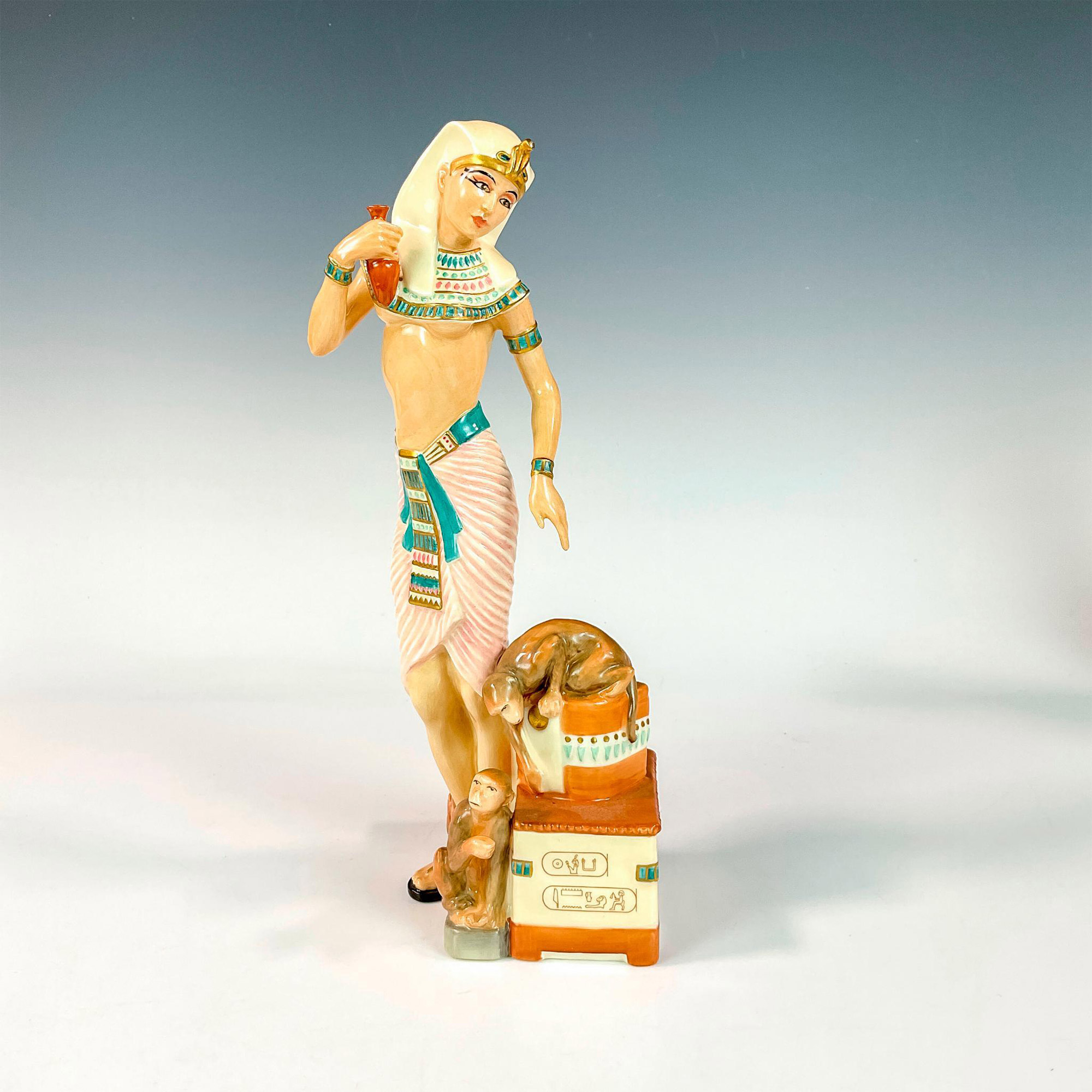 Fabulous Royal Doulton Auction | Lion and Unicorn